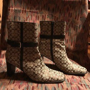 Coach Signature "C" jacquard fabric upper and leather lined heeled Boot size 7